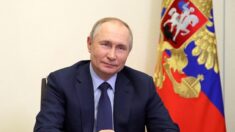 Les « nationalistes » ukrainiens à Marioupol doivent « déposer les armes », dit Poutine (Kremlin)