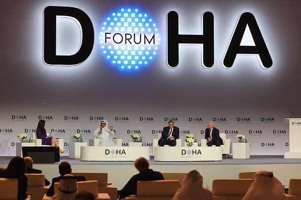 Une session plénière intitulée "Transition et sécurité énergétiques : "Répondre à la demande dans un monde volatile" au Forum de Doha dans la capitale du Qatar le 26 mars 2022. (Photo : KARIM JAAFAR/AFP via Getty Images)