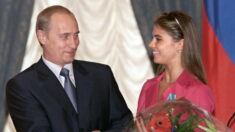 La compagne de Vladimir Poutine réfugiée en Suisse, une pétition réclame qu’elle regagne la Russie