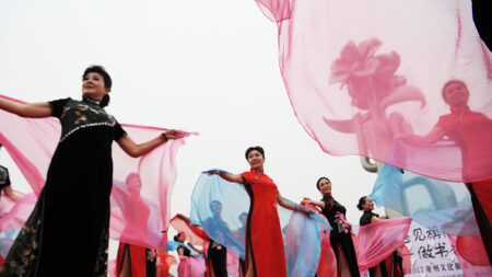 Shanghai cultive sa robe qipao, icône des années folles
