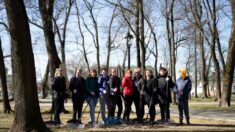 Pologne : des réfugiées ukrainiennes nettoient les parcs afin de remercier les habitants de Suwalki pour leur hospitalité