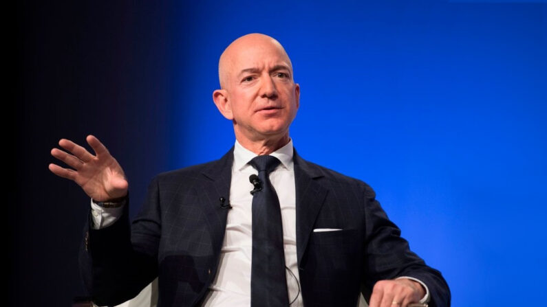 Le fondateur d'Amazon et de Blue Origin, Jeff Bezos (Photo par JIM WATSON/AFP via Getty Images)