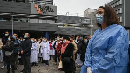 Un homme décède aux urgences de l’hôpital de Strasbourg : « On était au-delà de nos capacités », déplore un médecin urgentiste