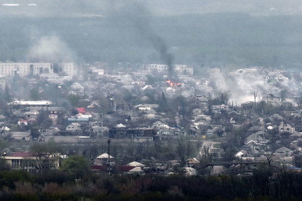 Une série de frappes russes "puissantes" sur des infrastructures militaires à Lviv le 18 avril 2022. Photo de RONALDO SCHEMIDT/AFP via Getty Images.