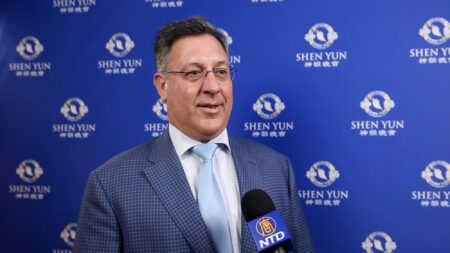« Une coordination inouïe », s’enthousiasme un chef d’entreprise à propos de Shen Yun
