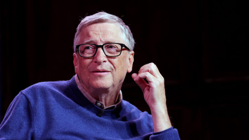 Bill Gates s’exprimant sur son nouveau livre « Comment éviter la prochaine pandémie » sur la scène du 92Y à New York le 3 mai 2022. (Michael Loccisano/Getty Images)