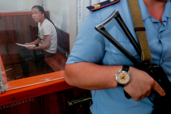 Sayragul Sauytbay, 41 ans, une ressortissante chinoise kazakhe et ancienne employée de l'État chinois, accusée d'avoir franchi illégalement la frontière entre les pays pour rejoindre sa famille au Kazakhstan. Photo RUSLAN PRYANIKOV/AFP via Getty Images.
