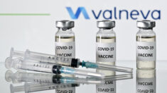Covid-19 : la Commission européenne envisage de résilier son contrat avec le vaccin franco-autrichien Valneva