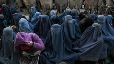 Afghanistan: le chef suprême ordonne aux femmes de porter un voile intégral en public
