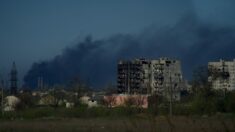 Ukraine: première évacuation de civils de l’usine Azovstal, à Marioupol
