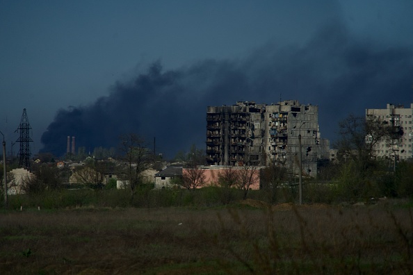 - L'usine sidérurgique d'Azovstal dans la ville de Marioupol le 29 avril 2022, au milieu de l'action militaire russe en cours en Ukraine. Photo Andrey BORODULIN / AFP via Getty Images.
