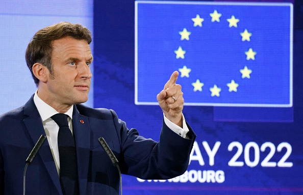 Emmanuel Macron lors d'un discours sur l'avenir de l'Europe et la publication de son rapport contenant des propositions de réforme, à Strasbourg, le 9 mai 2022. (Photo : LUDOVIC MARIN/POOL/AFP via Getty Images)
