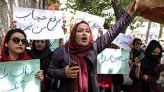 Afghanistan : une vingtaine de femmes manifestent à Kaboul contre les restrictions imposées par les talibans
