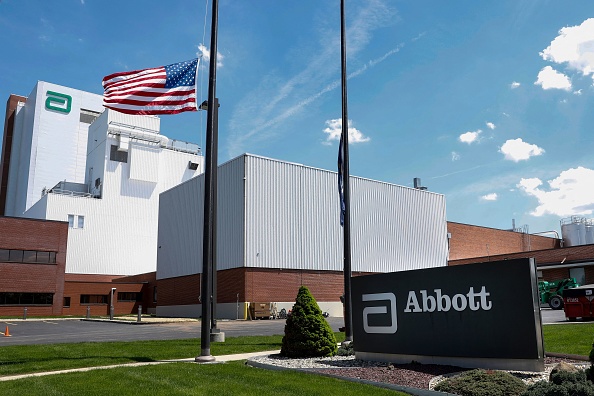 L'usine de fabrication d'Abbott à Sturgis, Michigan, le 13 mai 2022. Photo de JEFF KOWALSKY/AFP via Getty Images.