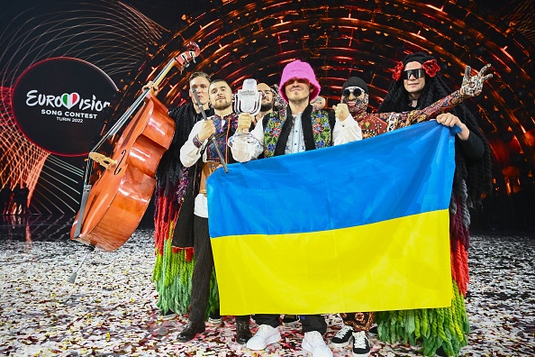 Le groupe ukrainien  "Kalush Orchestra"  vainqueur du concours de l'Eurovision 2022, le 14 mai 2022 au Pala Alpitour de Turin. (Photo : MARCO BERTORELLO/AFP via Getty Images)