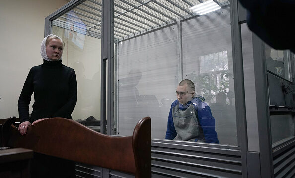 Ukraine: le soldat russe jugé pour crime de guerre “demande pardon”