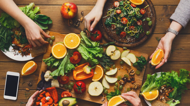 On peut sortir de nombreuses maladies en consommant régulièrement des légumes. (Prostock-studio/Shutterstock)