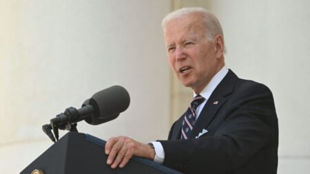 L’«incroyable transition» de Biden: les prix élevés de l’essence et les pénuries d’approvisionnement font partie intégrante d’un programme pour entrer dans une économie verte