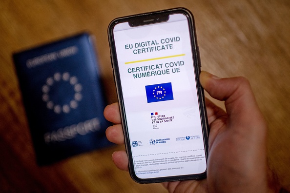 Certificat numérique Covid de l'UE. (OLIVIER MORIN/AFP via Getty Images)