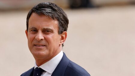 Manuel Valls, éliminé dès le premier tour des législatives, quitte Twitter