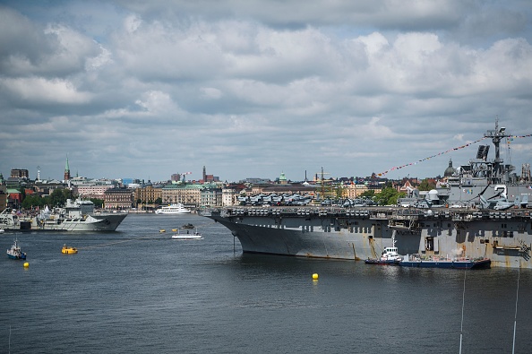 -Le navire d'assaut amphibie de la marine américaine est vu au port de Stockholm, en Suède, le 3 juin 2022, avant l'exercice Baltic Operations 'Baltops 22'. Lorsque mardi 7 juin, une vingtaine de navires russes avaient pris part à un exercice dans cette zone. Photo de Jonathan NACKSTRAND / AFP via Getty Images.