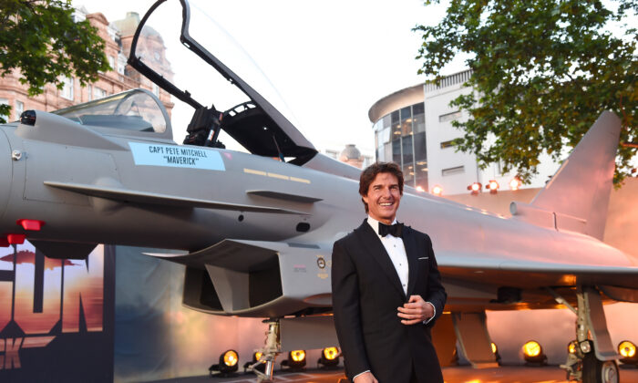 Tom Cruise assiste au Royal Film Performance et à la première britannique de "Top Gun : Maverick" à Leicester Square à Londres le 19 mai 2022. (Eamonn M. McCormack/Getty Images for Paramount Pictures)