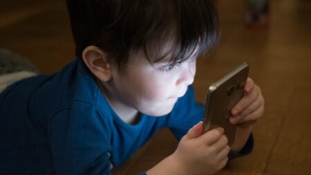Alerte aux parents: Huggy Wuggy, le nouveau jeu qui traumatise des enfants via les réseaux sociaux