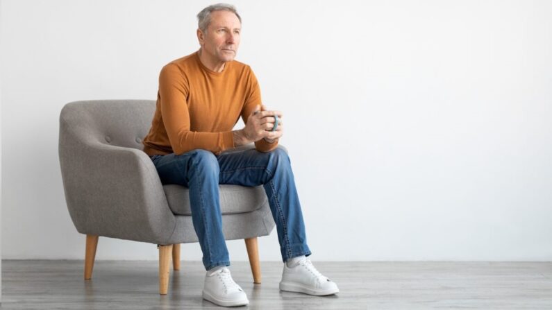 Toujours plus de personnes vivent seules en vieillissant et souffrent des conséquences physiques et mentales de la solitude. (Prostock-studio/Shutterstock)