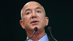 Passe d’armes entre Jeff Bezos et la Maison-Blanche sur les prix de l’essence