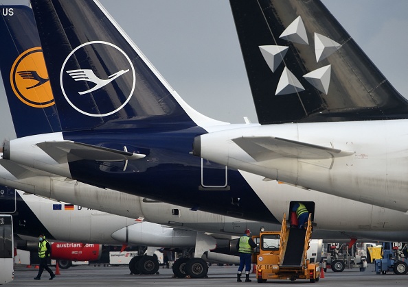 Près de 6.000 vols ont été supprimés par Lufthansa au départ et à destination des "hubs" de Francfort et Munich. (Photo : CHRISTOF STACHE/AFP via Getty Images)