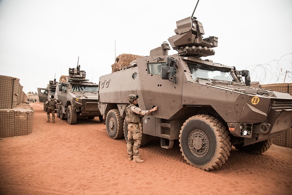 Au Sahel, vers une présence militaire française à bas bruit