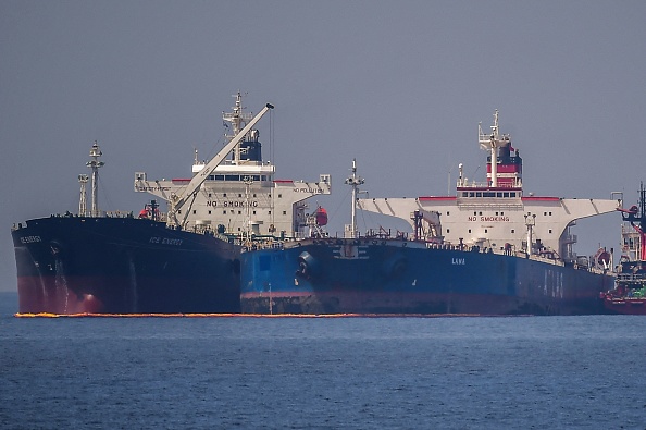 -La Grèce va envoyer du pétrole iranien d'un pétrolier sous pavillon russe saisi aux États-Unis à la demande de la justice américaine, a annoncé mercredi la police portuaire grecque. Photo par ANGELOS TZORTZINIS/AFP via Getty Images.