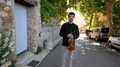 France: le « merci » musical d’un violoniste syrien à son village d’accueil provençal