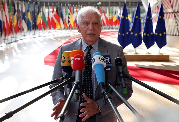 -Le haut représentant de l'Union européenne pour les affaires étrangères et la politique de sécurité, Josep Borrell, avant une réunion des ministres des affaires étrangères de l'UE, le 18 juillet 2022. Photo de François WALSCHAERTS / AFP via Getty Images.