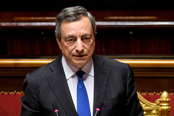 Le Premier ministre italien Mario Draghi prononce son discours devant le Sénat italien, le 20 juillet 2022 à Rome, Italie. Photo par Antonio Masiello/Getty Images.