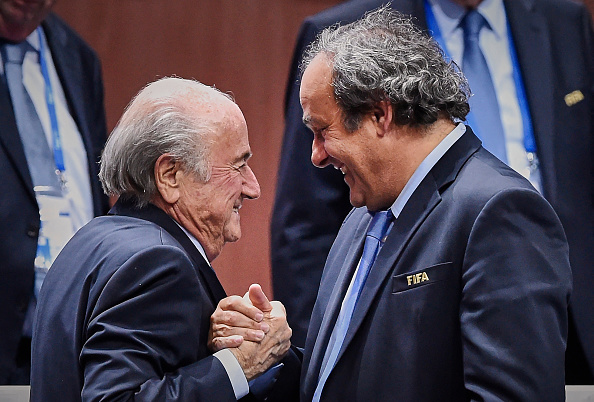  Sepp Blatter et Michel Platini. (Photo : MICHAEL BUHOLZER/AFP via Getty Images)