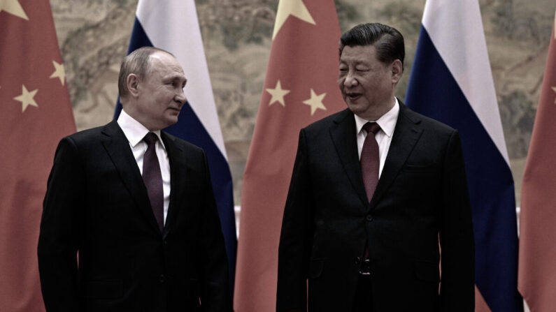 Le dirigeant chinois Xi Jinping rencontre le président russe Vladimir Poutine à Pékin, le 4 février 2022. (Alexei Druzhinin/Sputnik/AFP via Getty Images)