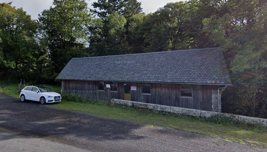 Une scierie abandonnée depuis 60 ans revit grâce à des galoches du Cantal dans un village du Puy-de-Dôme