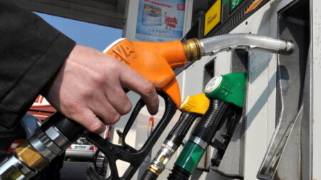 Pénurie de carburant : la vente aux particuliers limitée à 30 litres dans trois départements du sud