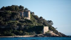 Fort de Brégançon: les recettes de la boutique du fort insuffisantes pour financer la piscine du couple Macron