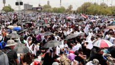 Une foule à la prière à Bagdad, nouvelle démonstration de force de Moqtada Sadr