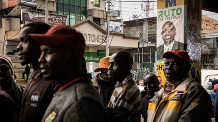 Kenya: Odinga en tête de la présidentielle, selon des résultats officiels partiels