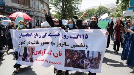 Des talibans tirent en l’air à Kaboul pour disperser une manifestation de femmes