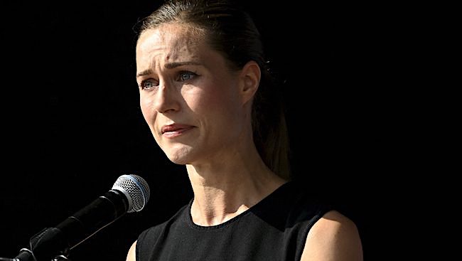 La Première ministre finlandaise Sanna Marin prononce un discours lors d'une réunion de son parti social-démocrate à Lahti, en Finlande, le 24 août 2022. (Photo :  HEIKKI SAUKKOMAA/Lehtikuva/AFP via Getty Images)