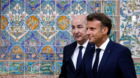 Emmanuel Macron annonce la création d’une commission d’historiens français et algériens sur la colonisation et la guerre