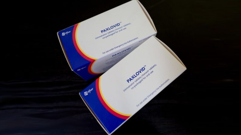 Boîtes de Paxlovid de Pfizer, pharmacie Rise N Shine, le 07 juillet 2022 à Pembroke Pines, en Floride. (Joe Raedle/Getty Images)