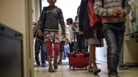 Un couple d’ostéopathes crée un cartable ergonomique pour protéger le dos des enfants