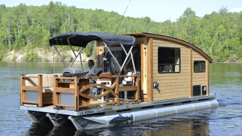 Le Koroc est une sorte de camping-car flottant conçu au Québec. (Daigno)