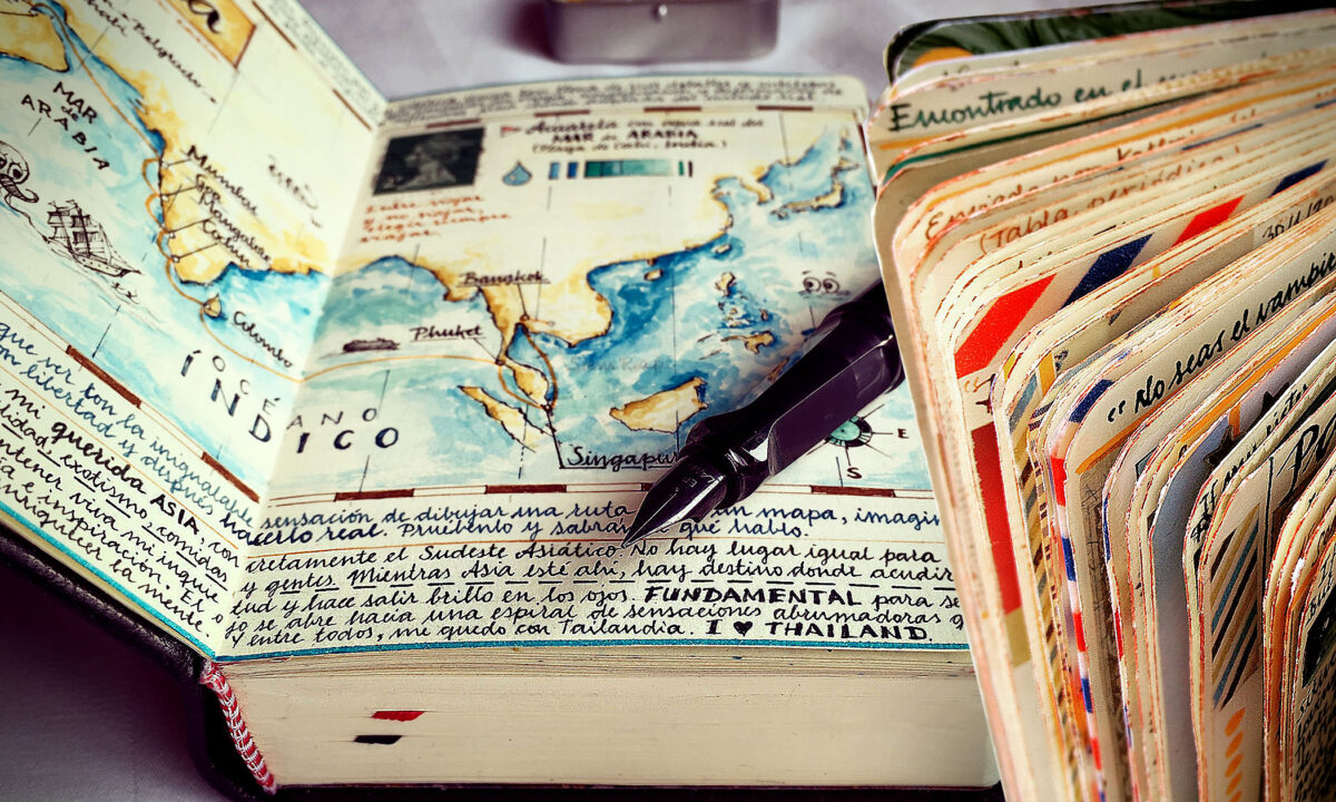Un globe-trotter réalise d'incroyables carnets dessinés à la main s'inspirant des carnets de Léonard de Vinci