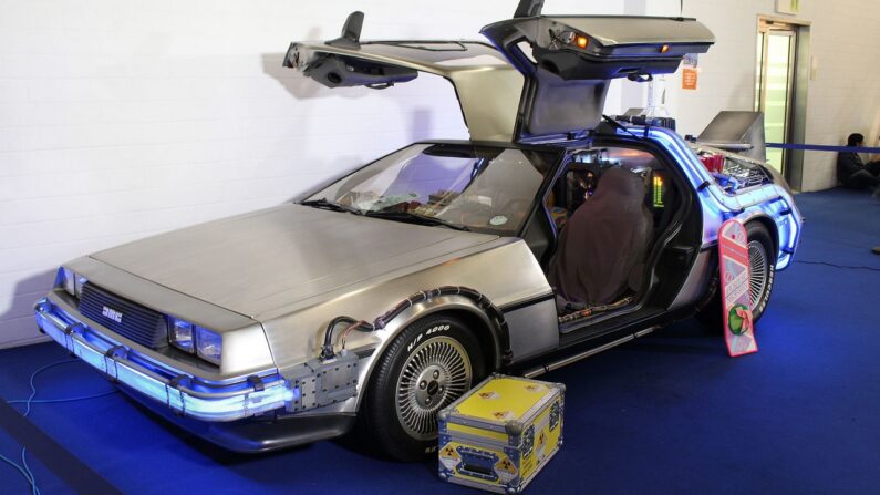 L'une des DeLorean utilisée dans la trilogie Retour vers le futur. (photo Rijinatwiki, CC BY-SA 4.0)